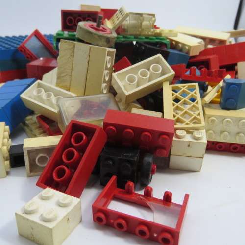 Lot of about 300 vintage Lego pieces